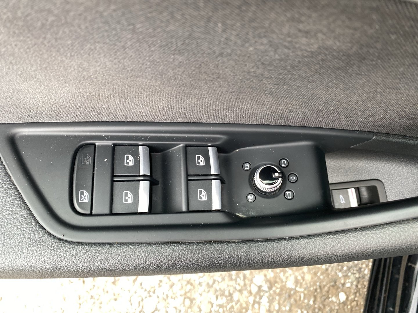Audi A4 Avant 30 TDI advanced | Bild 8 von 23
