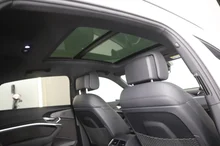 Audi e-tron Sportback 55 quattro S line in GLETSCHERWEISS METALLIC