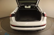 Audi e-tron Sportback 55 quattro S line in GLETSCHERWEISS METALLIC