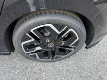 VW Golf Sport mHEV TSI DSG in Grenadillschwarz Metallic