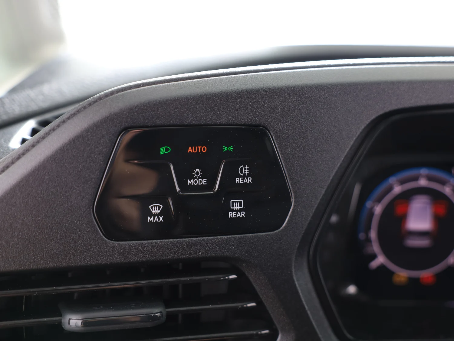 Bild eines VW Caddy Family TSI