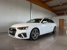 Audi A4 Avant 40 TDI quattro S line in weiß