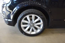 VW Multivan Trendline TDI 4MOTION in deepblack perleffekt