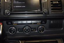 VW Multivan Trendline TDI 4MOTION in deepblack perleffekt