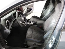 VW Golf Sport mHEV TSI DSG in Delfingrau Metallic