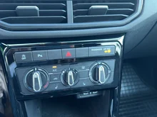 VW T-Cross Life TSI in Deep Black Perleffekt