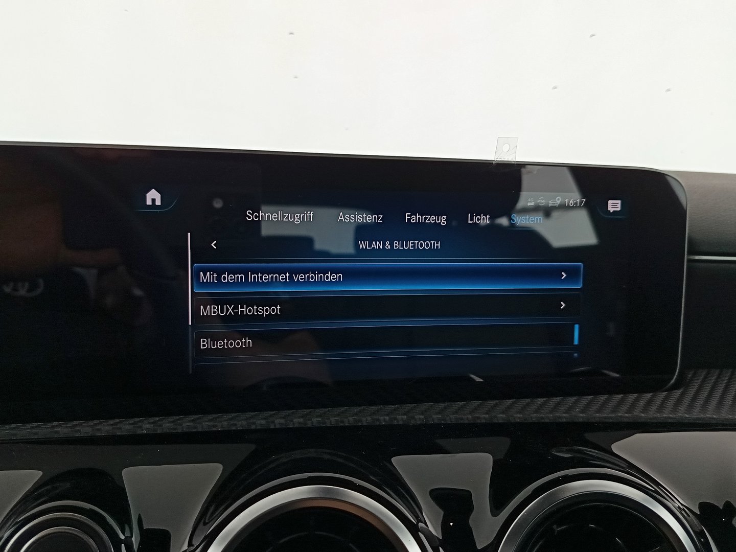 Mercedes CLA 180 d Shooting Brake | Bild 23 von 33