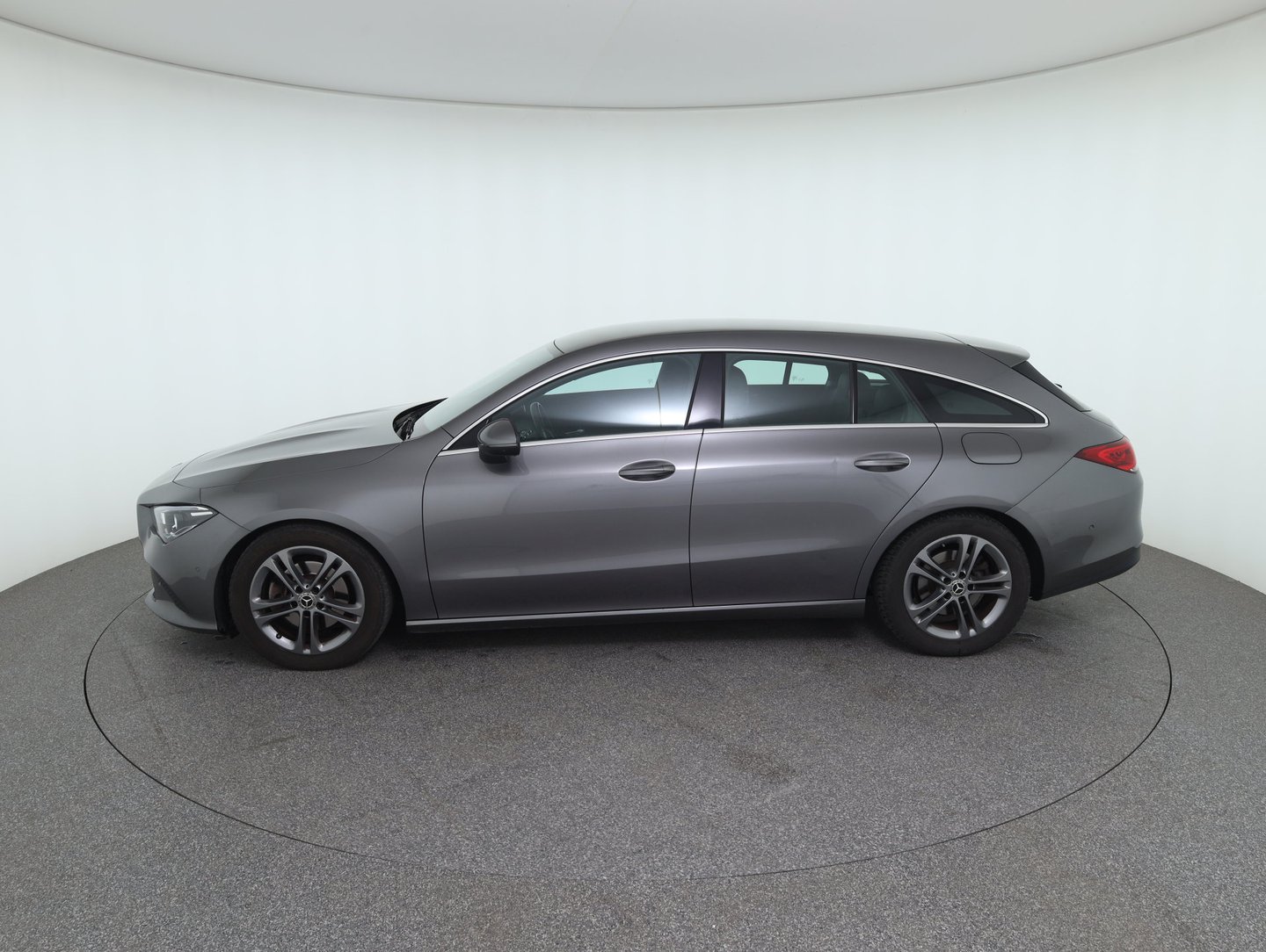 Mercedes CLA 180 d Shooting Brake | Bild 8 von 33