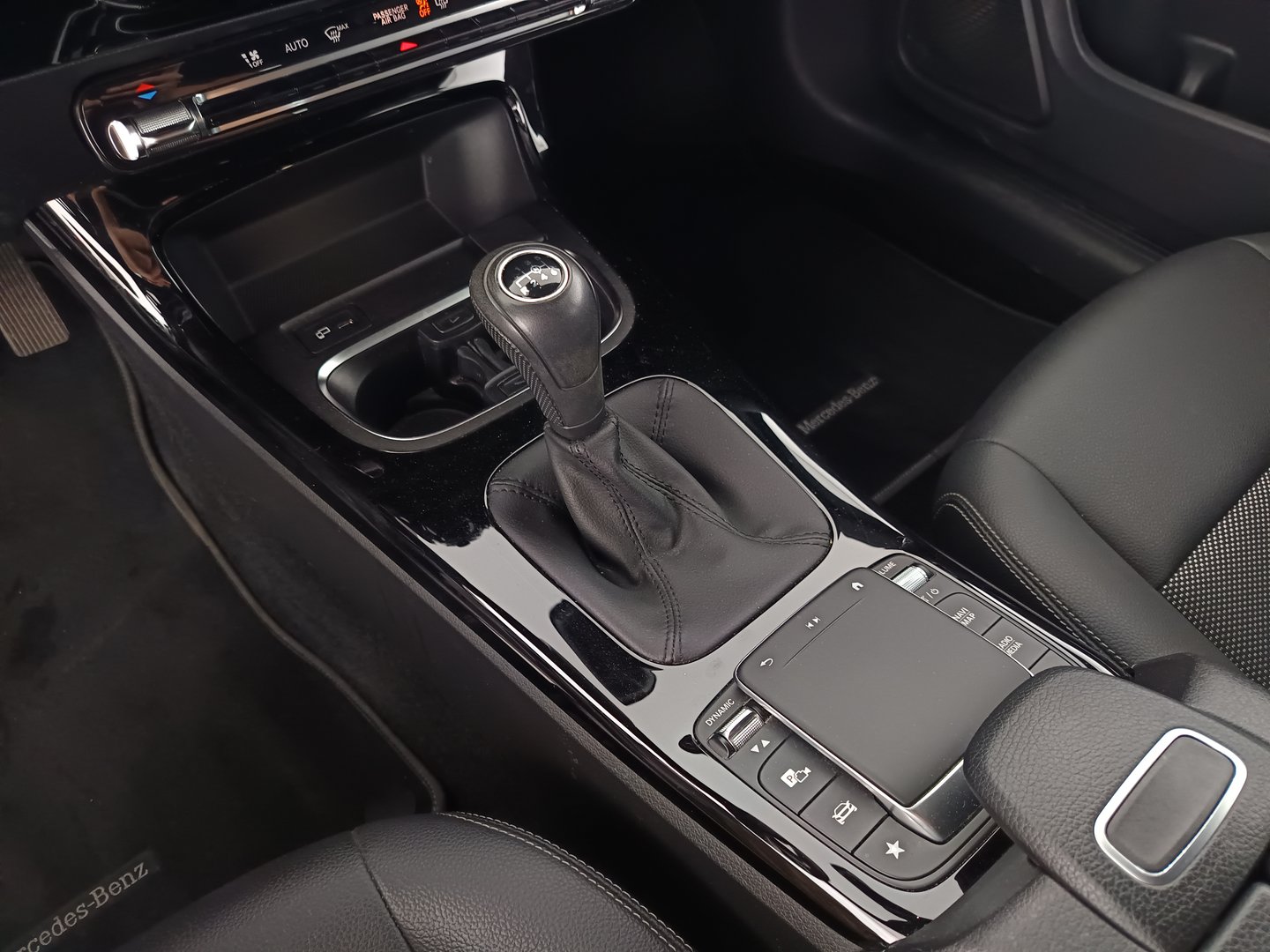 Mercedes CLA 180 d Shooting Brake | Bild 26 von 33