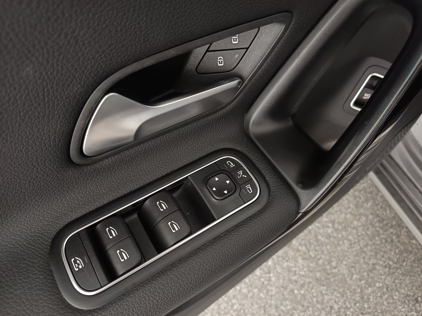 Mercedes CLA 180 d Shooting Brake | Bild 11 von 33