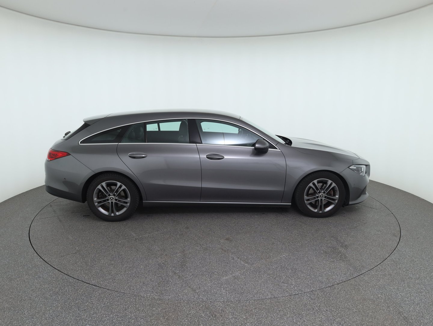 Mercedes CLA 180 d Shooting Brake | Bild 4 von 33
