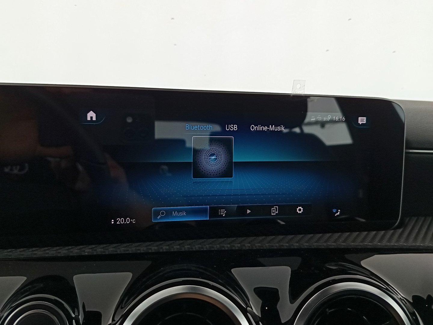 Mercedes CLA 180 d Shooting Brake | Bild 22 von 33