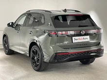 VW Tiguan Sport eTSI DSG in Cipressino-Grün Metallic