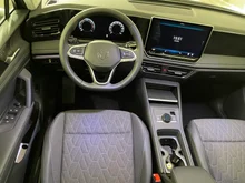VW Tiguan Sport eTSI DSG in Cipressino-Grün Metallic