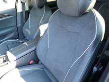 VW Passat Variant Elegance eHybrid 150kW in Grenadillschwarz Metallic