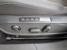 VW Golf Rabbit mHEV DSG in Grenadillschwarz Metallic