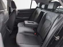VW Golf Rabbit mHEV DSG in Grenadillschwarz Metallic