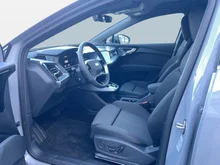 Audi Q4 e-tron 40 e-tron in C2 Kieselgrau