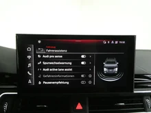 Audi A4 Avant 40 TDI quattro S line in 0E Mythosschwarz Metallic