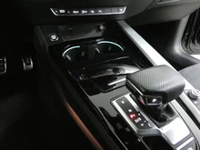 Audi A4 Avant 40 TDI quattro S line in 0E Mythosschwarz Metallic