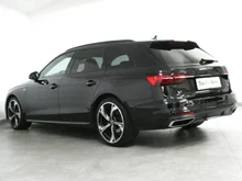 Audi A4 Avant 40 TDI quattro S line in 0E Mythosschwarz Metallic