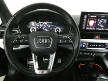 Audi A4 Avant 40 TDI quattro S line in 0E Mythosschwarz Metallic