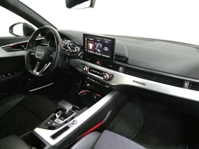 Audi A4 Avant 40 TDI quattro S line in 0E Mythosschwarz Metallic