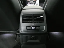 Audi A4 Avant 40 TDI quattro S line in 0E Mythosschwarz Metallic