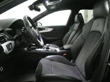 Audi A4 Avant 40 TDI quattro S line in 0E Mythosschwarz Metallic