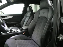 Audi A4 Avant 40 TDI quattro S line in 0E Mythosschwarz Metallic