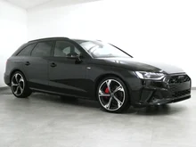 Audi A4 Avant 40 TDI quattro S line in 0E Mythosschwarz Metallic