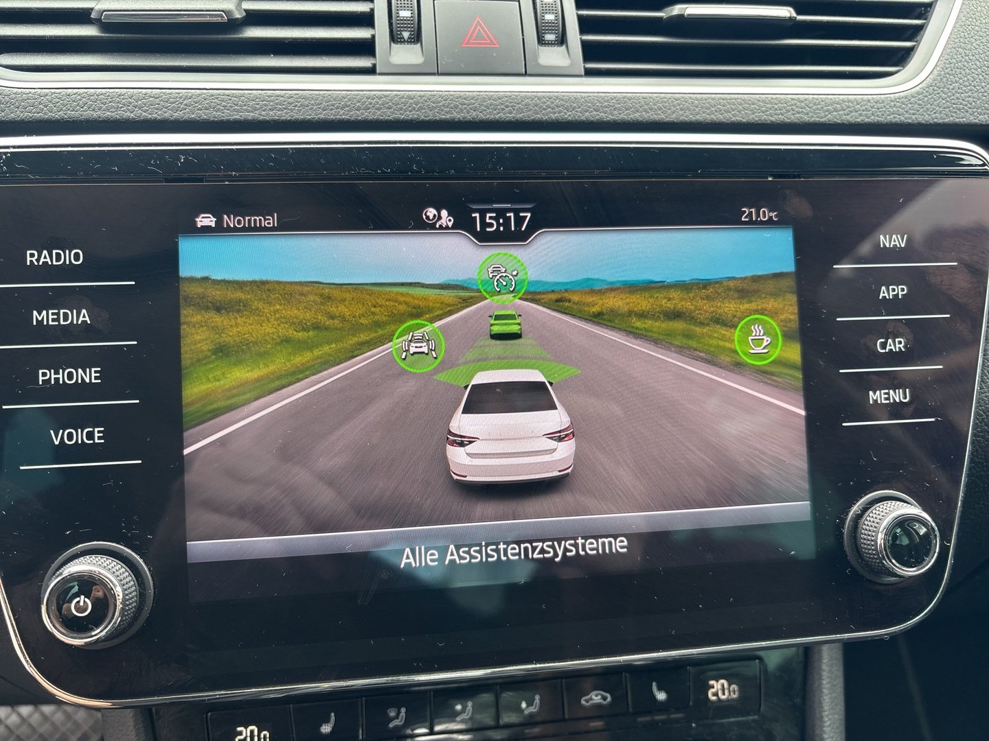 Škoda SUPERB Style TSI ACT DSG | Bild 13 von 18