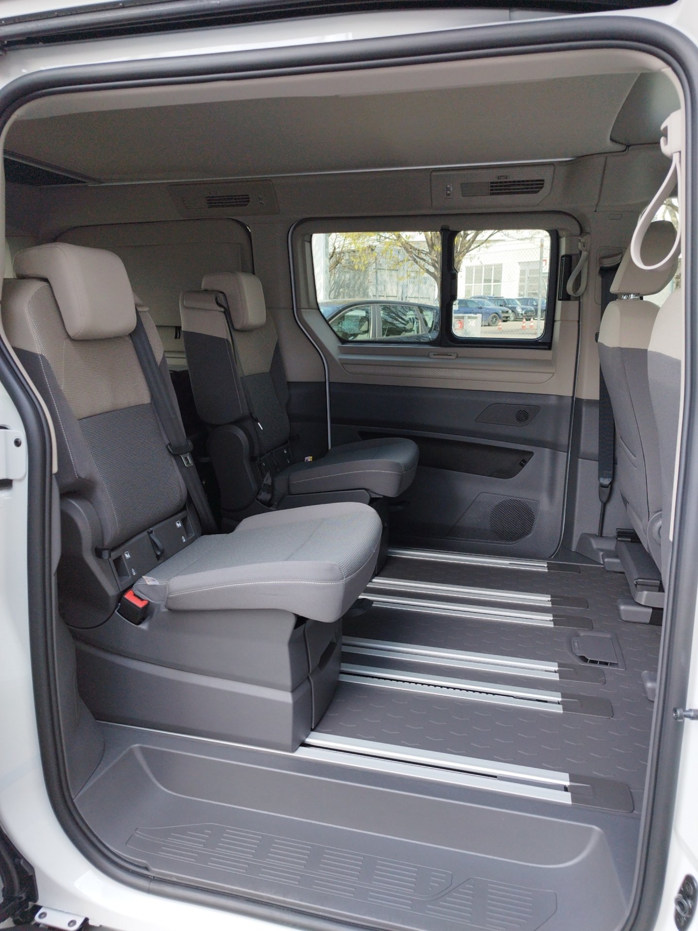 VW California Beach Camper eHyb. 180 kW 4M | Bild 11 von 25