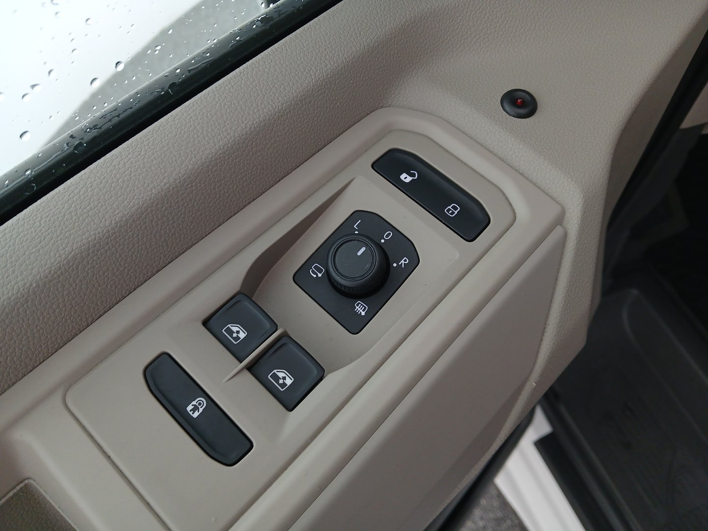 VW California Beach Camper eHyb. 180 kW 4M | Bild 11 von 40