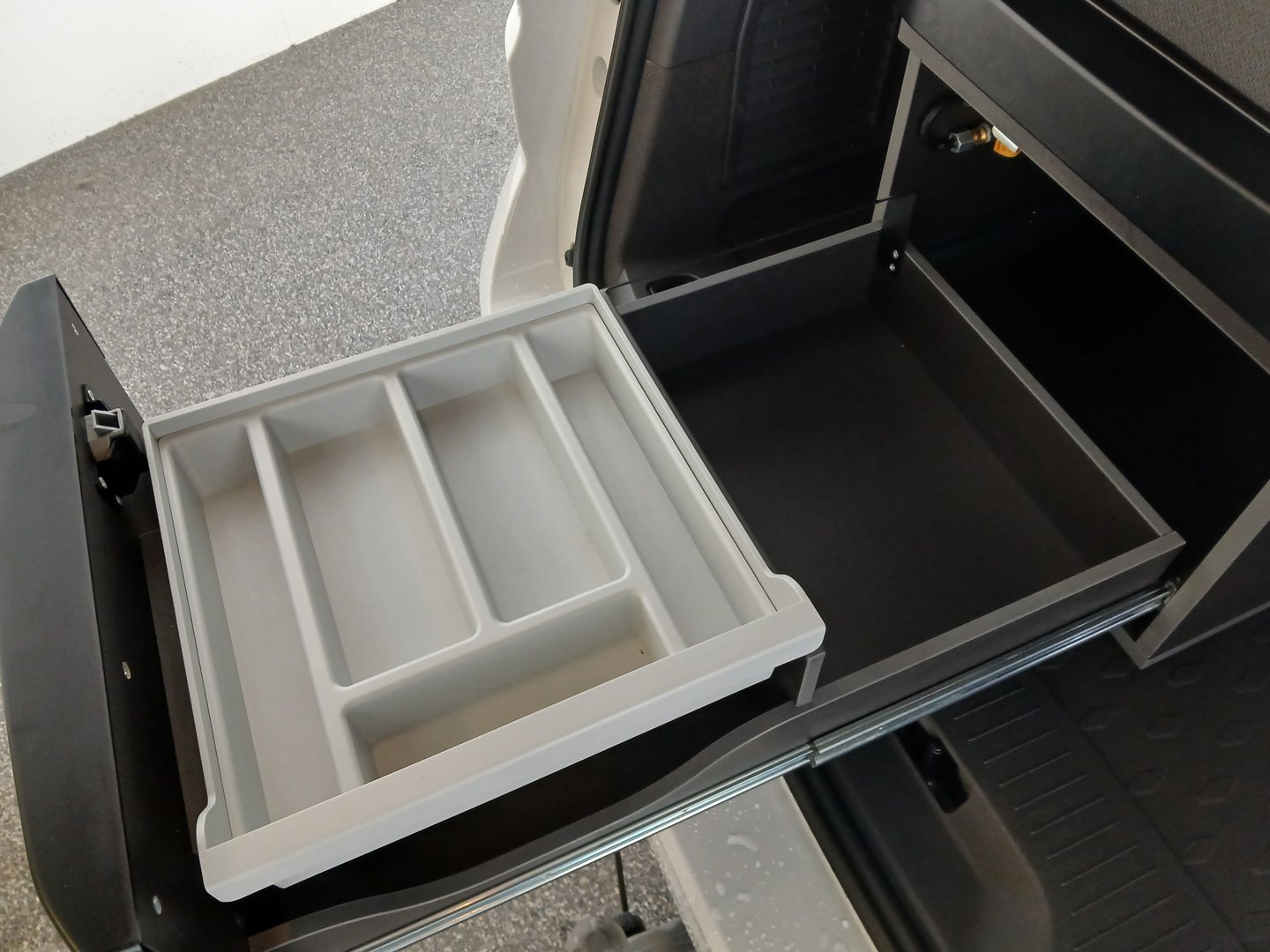 VW California Beach Camper eHyb. 180 kW 4M | Bild 37 von 40