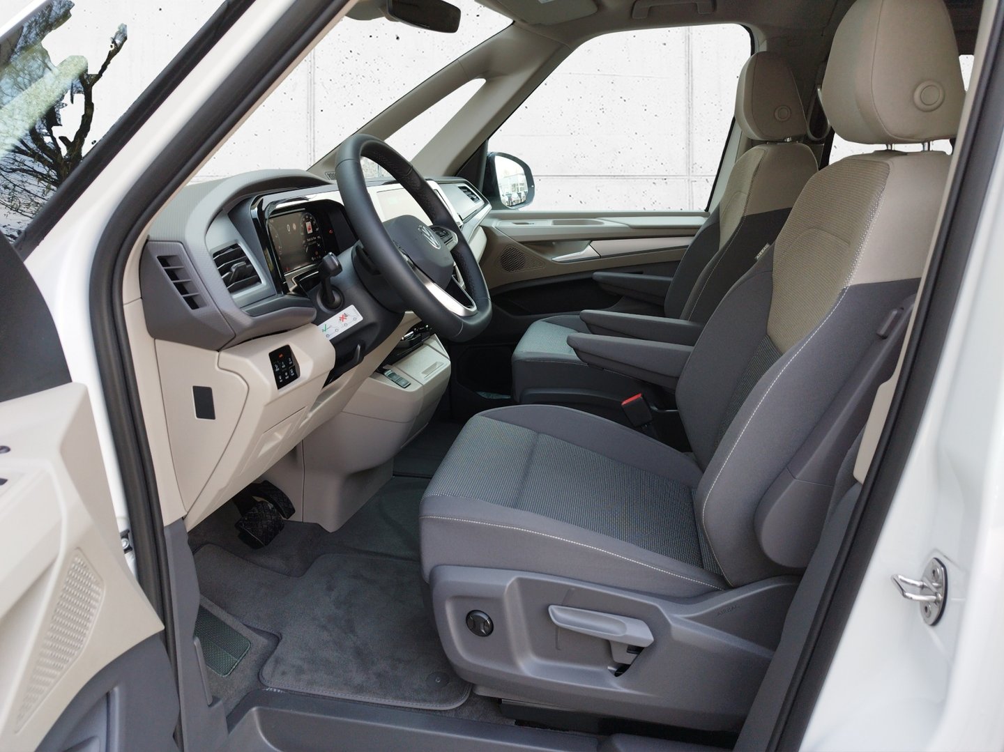 VW California Beach Camper eHyb. 180 kW 4M | Bild 6 von 25