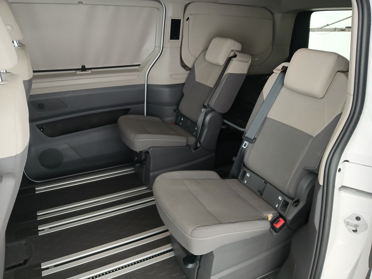 VW California Beach Camper eHyb. 180 kW 4M | Bild 29 von 40