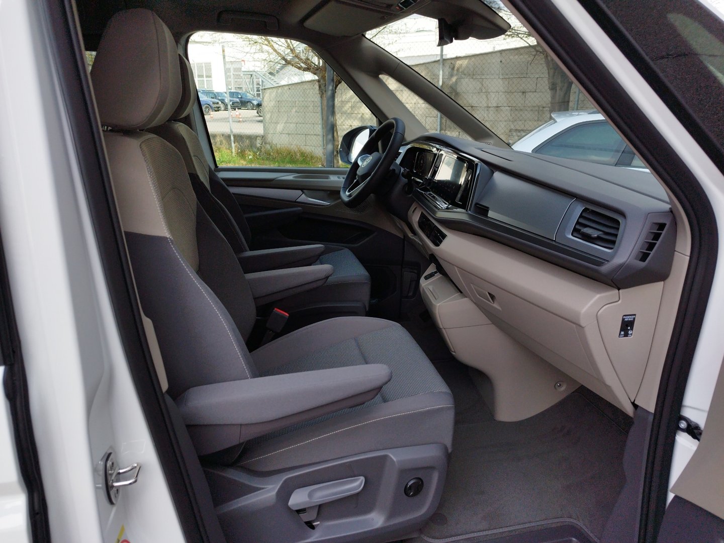 VW California Beach Camper eHyb. 180 kW 4M | Bild 10 von 25