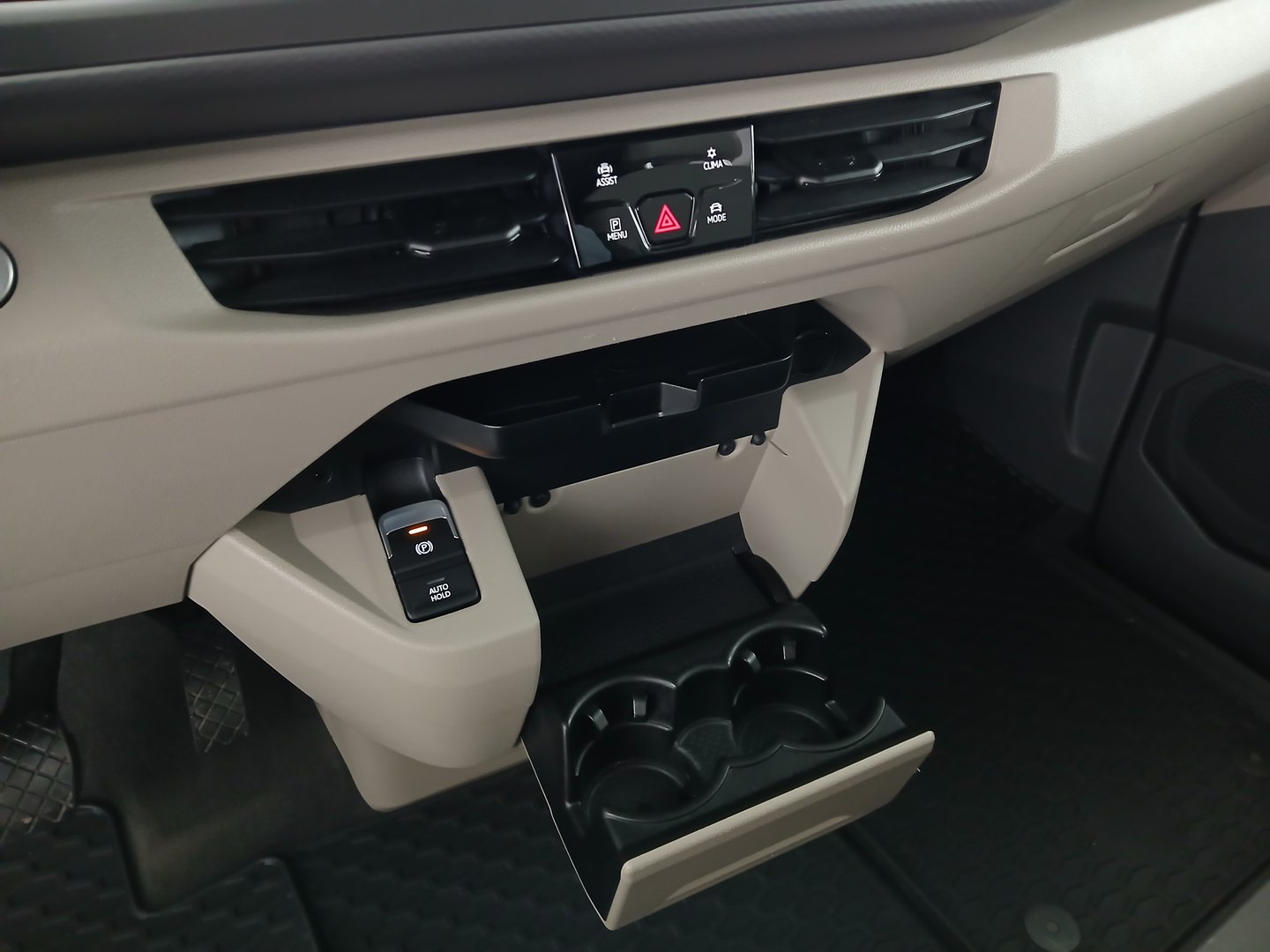 VW California Beach Camper eHyb. 180 kW 4M | Bild 28 von 40