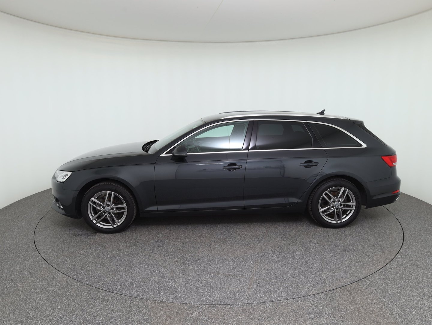 Audi A4 Avant 40 TFSI Sport | Bild 8 von 32