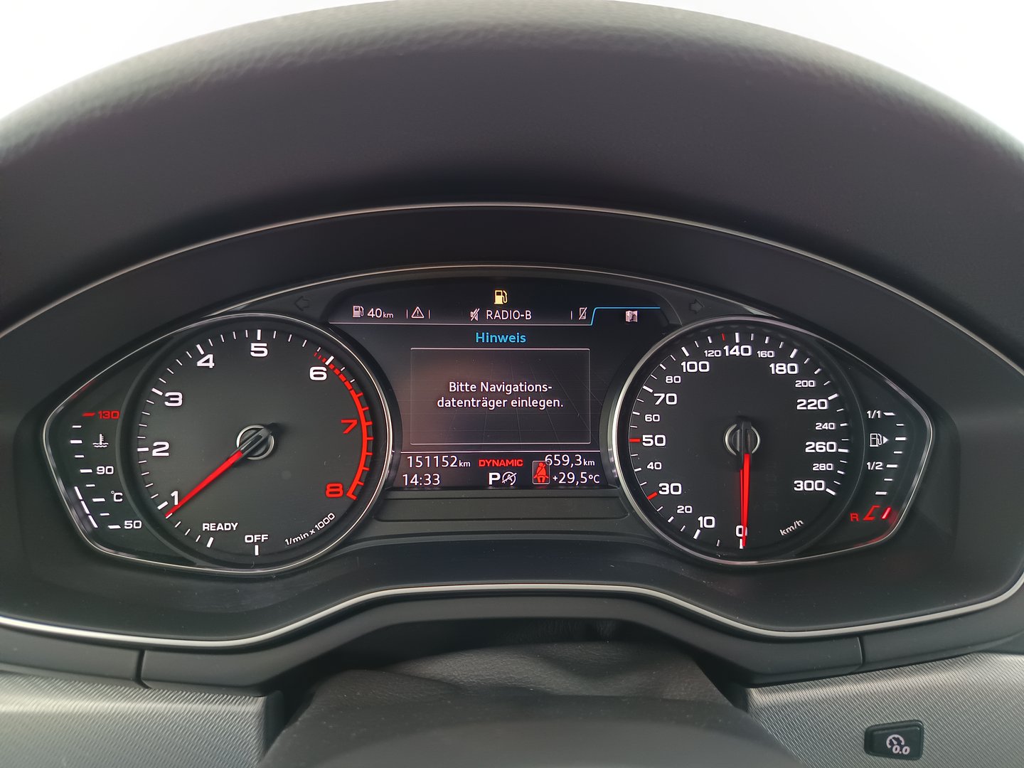 Audi A4 Avant 40 TFSI Sport | Bild 15 von 32