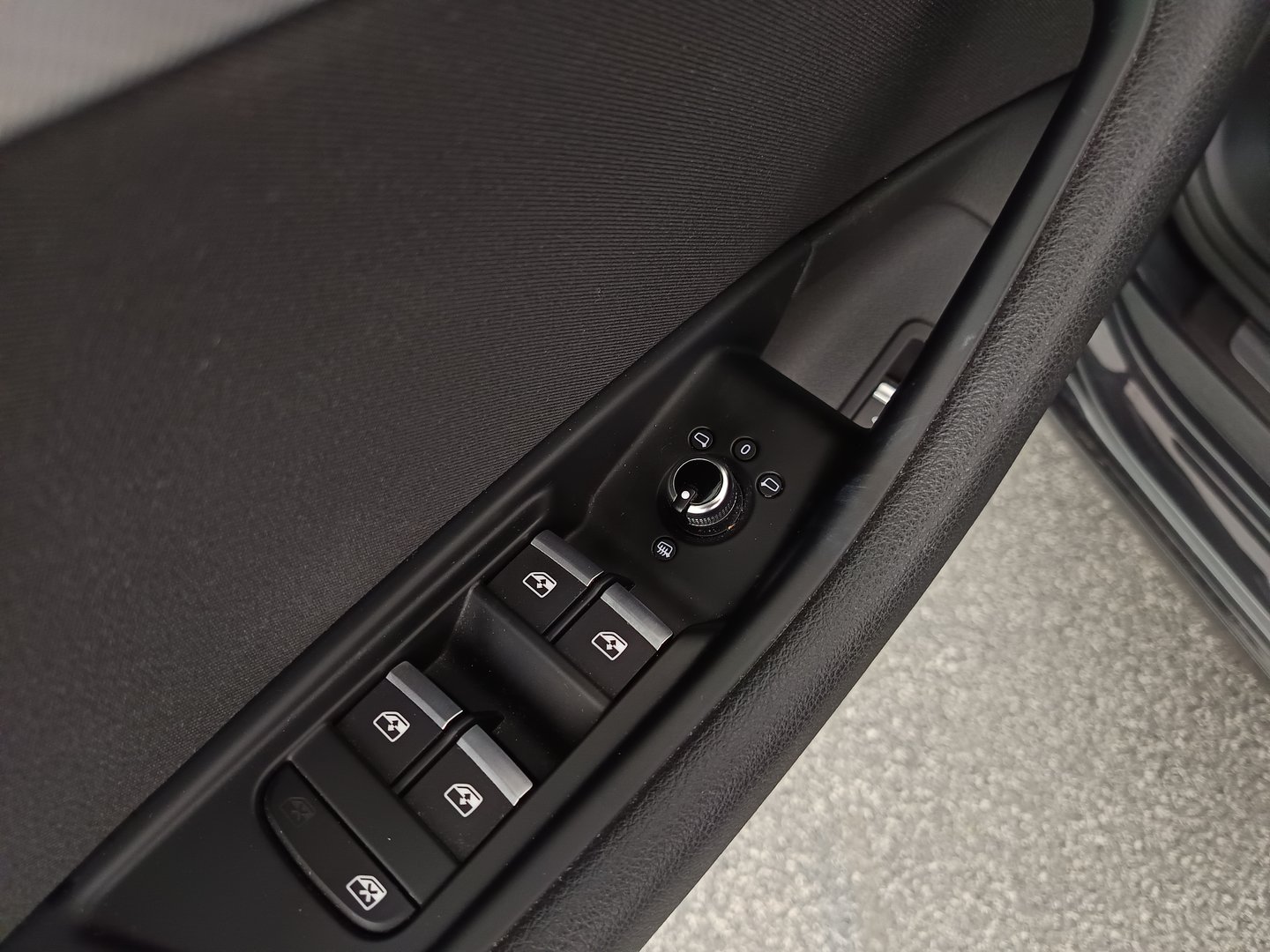 Audi A4 Avant 40 TFSI Sport | Bild 11 von 32