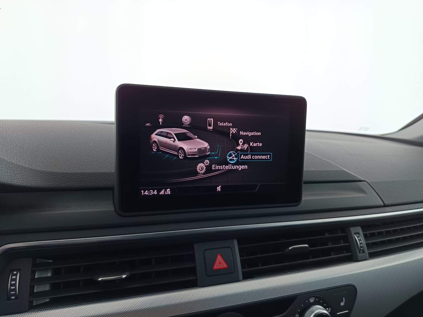 Audi A4 Avant 40 TFSI Sport | Bild 19 von 32
