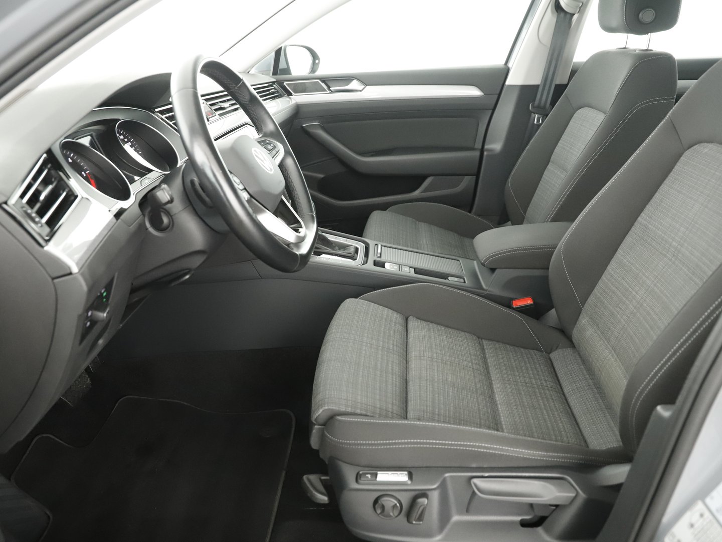 VW Passat Variant Business TDI SCR DSG | Bild 8 von 21