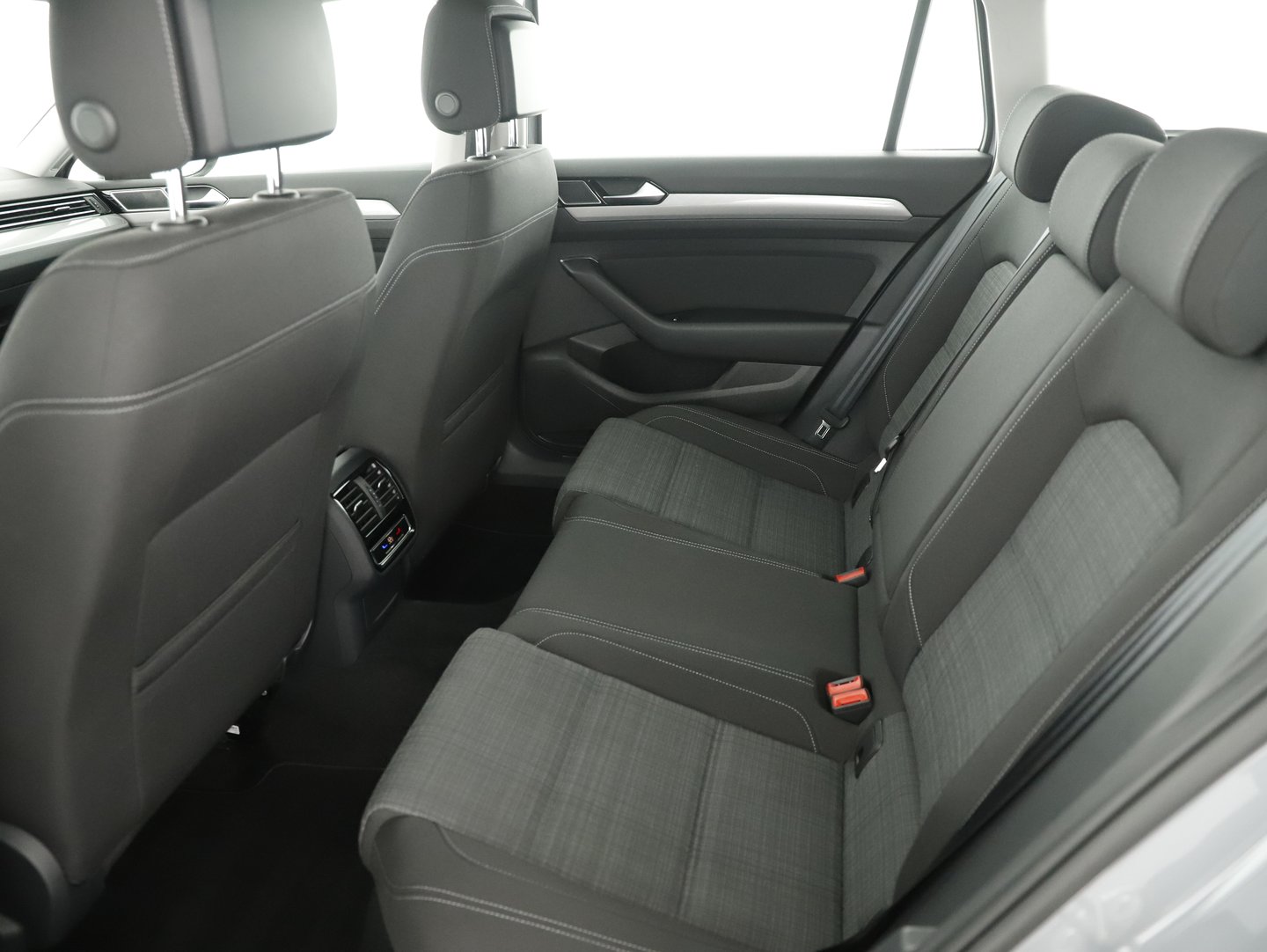 VW Passat Variant Business TDI SCR DSG | Bild 19 von 21