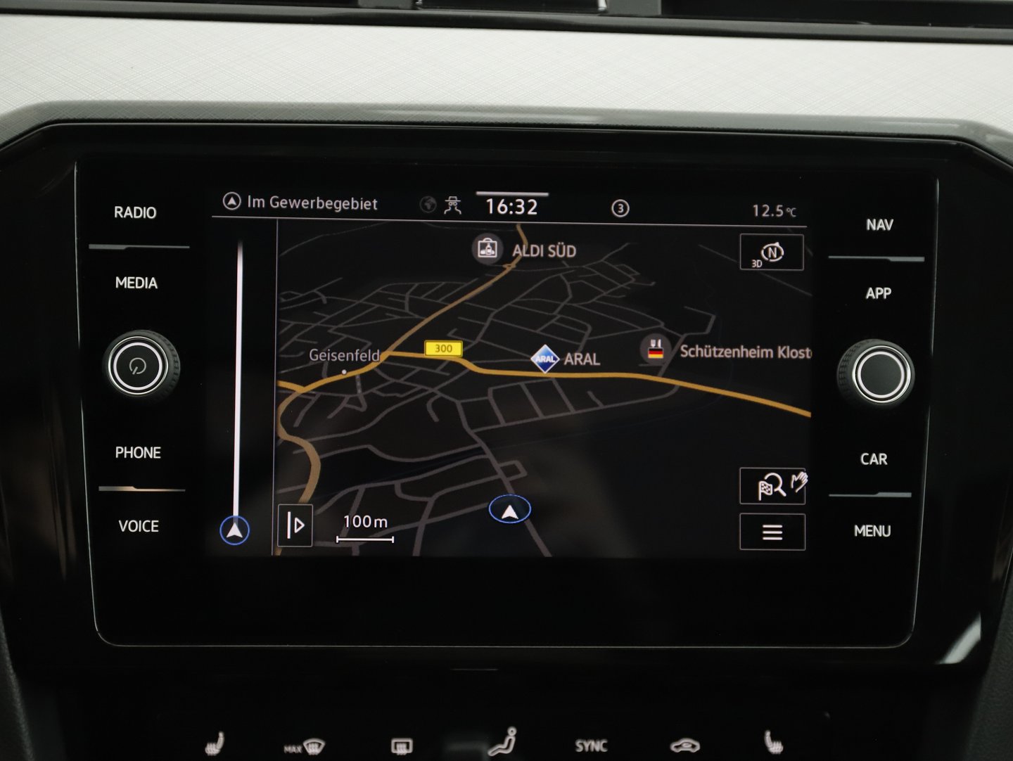 VW Passat Variant Business TDI SCR DSG | Bild 15 von 21