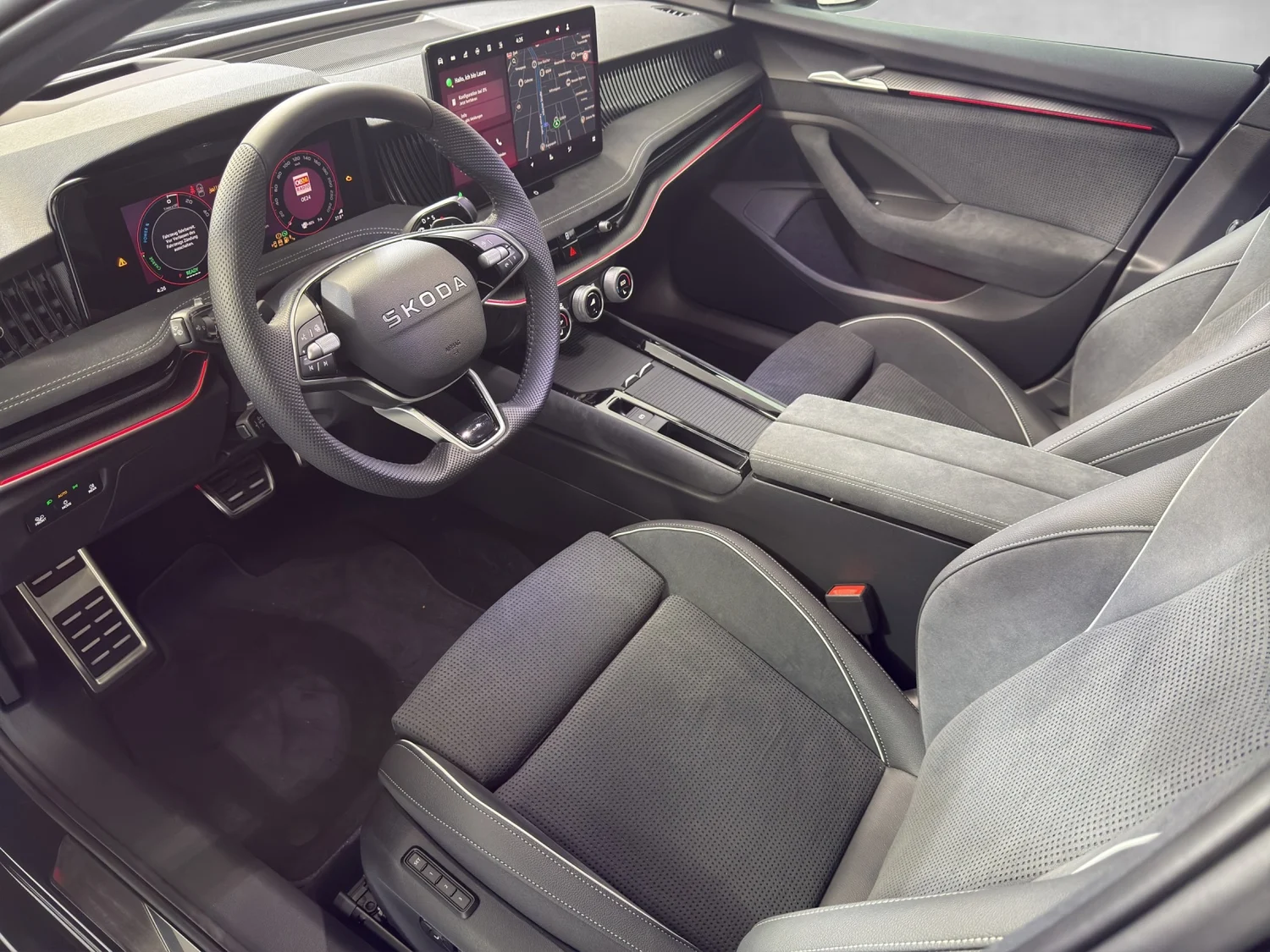 Bild eines Škoda Superb Combi Sportline iV TSI DSG