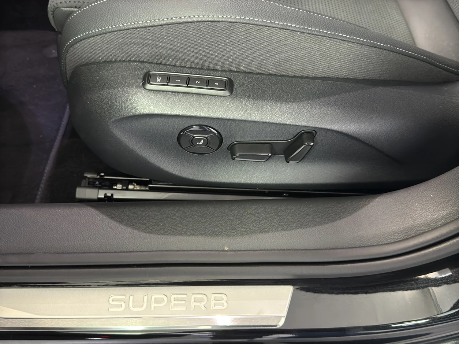 Bild eines Škoda Superb Combi Sportline iV TSI DSG