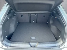 VW ID.4 Pro 210 kW Business in Gletscherweiß Metallic Dach schwarz