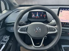 VW ID.4 Pro 210 kW Business in Gletscherweiß Metallic Dach schwarz